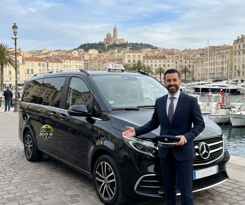 Taxi à Marseille devant le Vieux-Port - Service AlloTaxi professionnel et disponible 24h